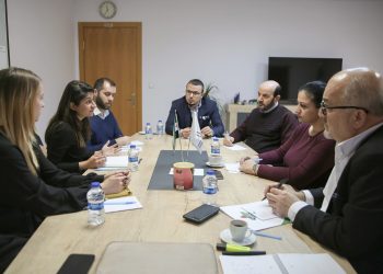 دائرة العلاقات الخارجية في الائتلاف تلتقي وفداً أمريكياً لبحث التطورات الميدانية والسياسية