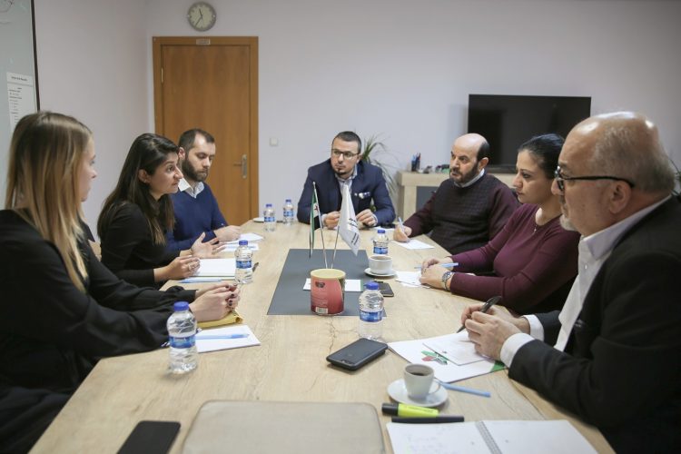 دائرة العلاقات الخارجية في الائتلاف تلتقي وفداً أمريكياً لبحث التطورات الميدانية والسياسية