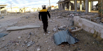 الاحتلال الروسي يرتكب مجزرة في ريف إدلب ويستهدف الطواقم الطبية