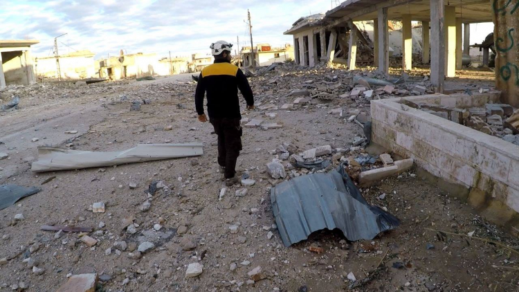 الاحتلال الروسي يرتكب مجزرة في ريف إدلب ويستهدف الطواقم الطبية
