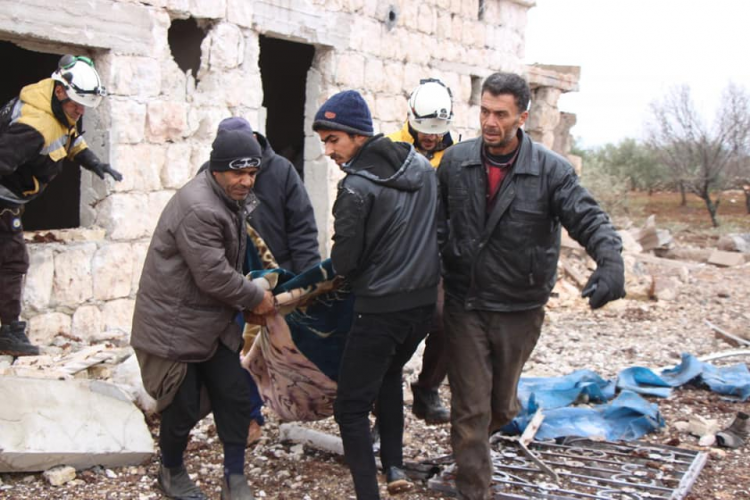 الدفاع المدني: سياسة نظام الأسد وروسيا تقوم على إخلاء المنطقة من سكانها للسيطرة عليها