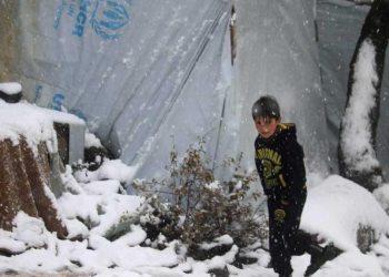 شبكة حقوقية: وفاة 167 مواطناً سورياً بسبب البرد بينهم 77 طفلاً منذ 2011