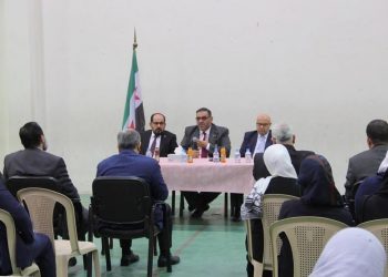 رئيس الائتلاف الوطني يزور مدرسة الجالية السورية في قطر ويلتقي الكادر التدريسي والإداري
