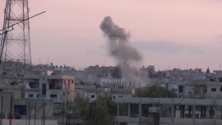 8 شهداء وجرحى باستهداف قوات النظام لريف درعا بالمدفعية والصواريخ