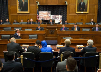شخصيات سورية تقدم شهادتها أمام مجلس الشيوخ الأمريكي حول جرائم الأسد