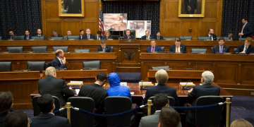 شخصيات سورية تقدم شهادتها أمام مجلس الشيوخ الأمريكي حول جرائم الأسد