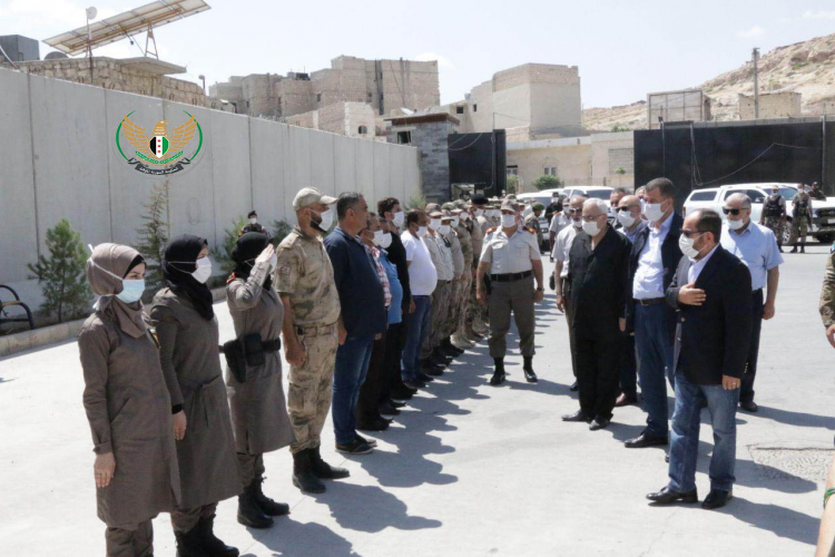 رئيس الحكومة السورية المؤقتة يزور مدينة الراعي في منطقة درع الفرات