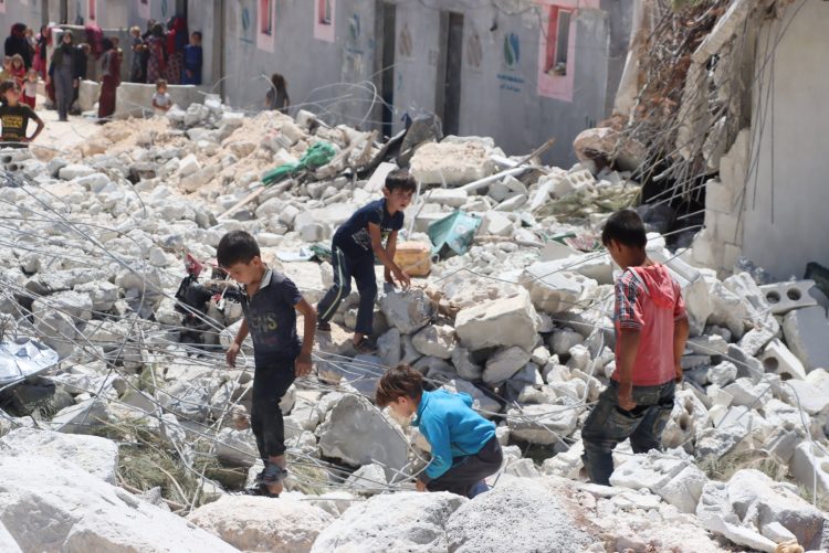 منسقو الاستجابة: استهداف الأماكن الحيوية يأتي ضمن سياسة تدمير مقومات الحياة في شمالي سورية