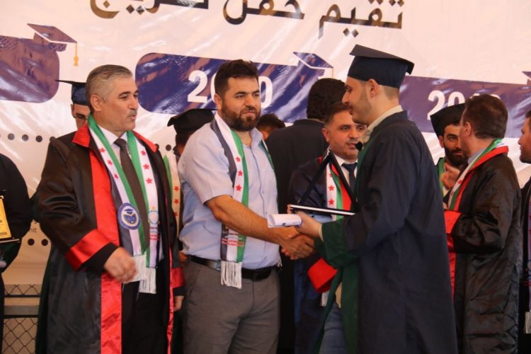 الائتلاف الوطني يشارك في حفل تخريج طلاب الجامعة الدولية للعلوم والنهضة