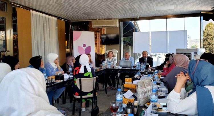 هيئة المرأة السورية تنظم تدريباً سياسياً ضمن سلسلة نشاطاتها لتمكين دور النساء