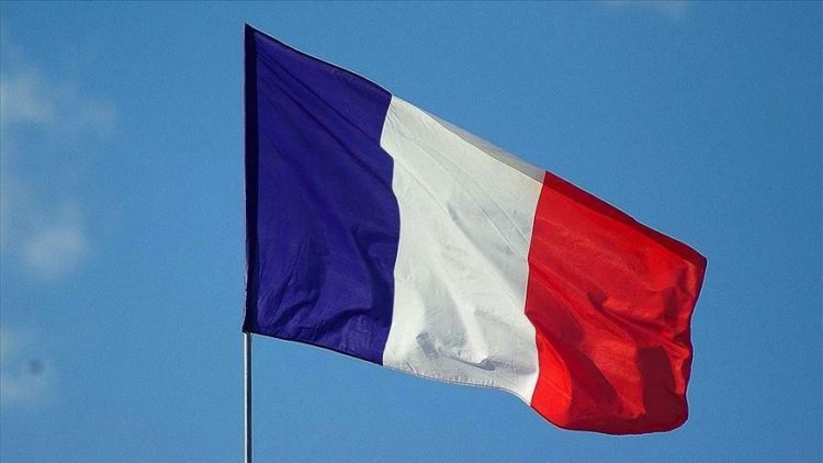 فرنسا تنتزع وسام "جوقة الشرف" من رفعت الأسد بعد انتزاعها من بشار الأسد