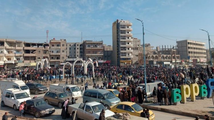 منسق لجنة الجزيرة والفرات يدين بشدة جريمة قتل امرأة وطفلتها في الرقة ويؤكد أن ميليشيات PYD الإرهابية تتستر على المجرمين