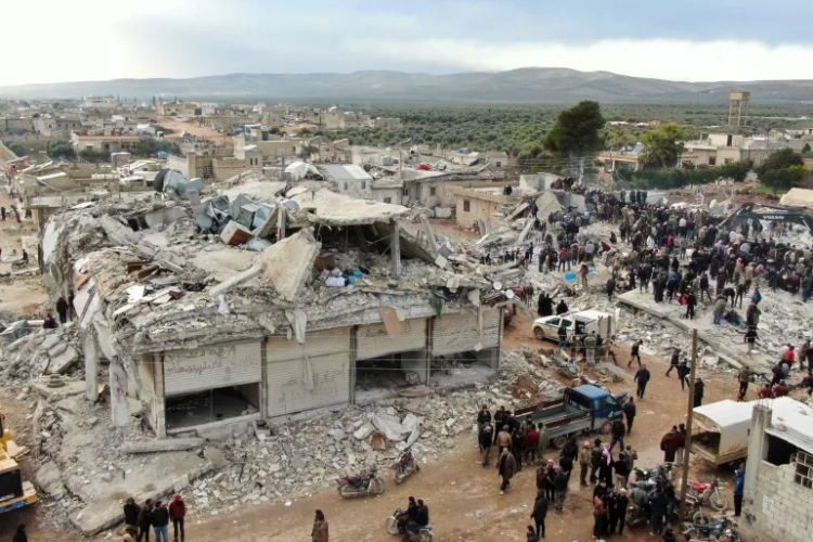 منظمات إنسانية توجه مناشدات واستغاثات لدعم المتضررين من الزلزال في الشمال السوري