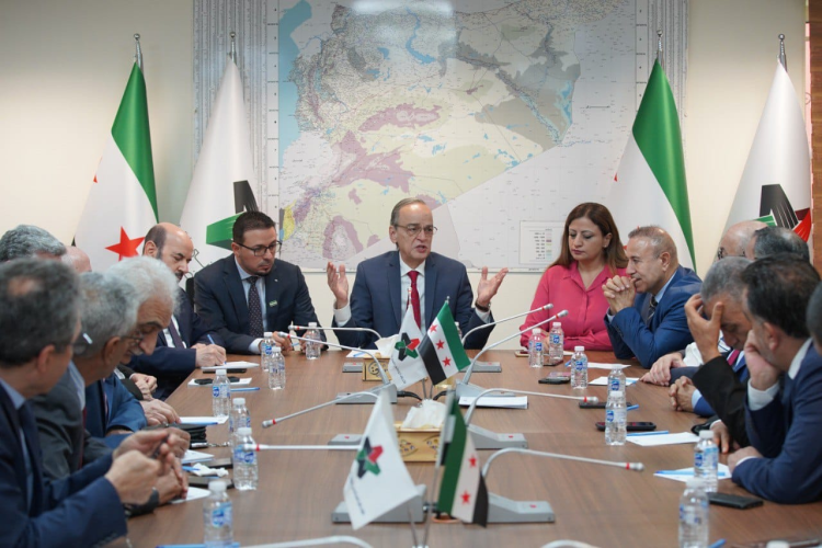 الهيئة السياسية تعقد اجتماعها الأول وتركز على ضرورة العمل على تعزيز شرعية الائتلاف الوطني وتطوير عمل الدوائر والمكاتب واللجان