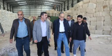 رئيس الائتلاف الوطني يزور المعامل والمنشآت الصناعية المشيدة حديثاً في مدينة أعزاز بريف حلب 