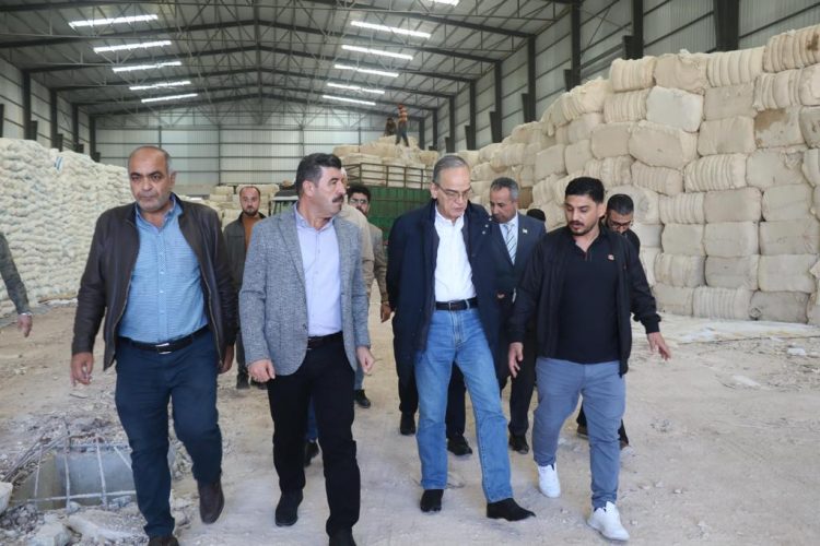 رئيس الائتلاف الوطني يزور المعامل والمنشآت الصناعية المشيدة حديثاً في مدينة أعزاز بريف حلب 