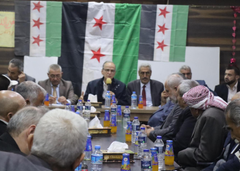 رئيس الائتلاف الوطني يعقد لقاء مع أهالي ووجهاء وروابط مدينة عفرين  بريف حلب   