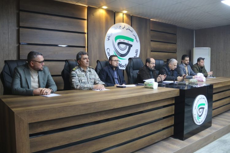 رئيس الحكومة السورية المؤقتة ونائب رئيس الائتلاف الوطني يقومان بجولة تفقدية في مدينة جرابلس وجبهات القتال