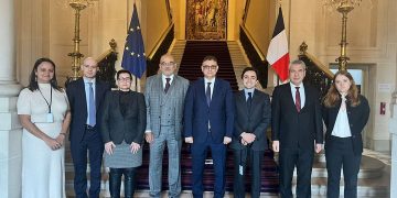 وفد هيئة التفاوض السورية يلتقي مستشار وزير الخارجية الفرنسي