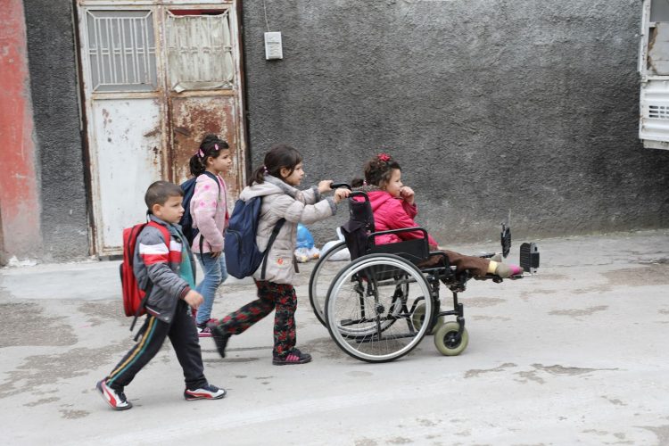 بكورة يدعو إلى الاهتمام بدمج ذوي الاحتياجات الخاصة في الشمال السوري